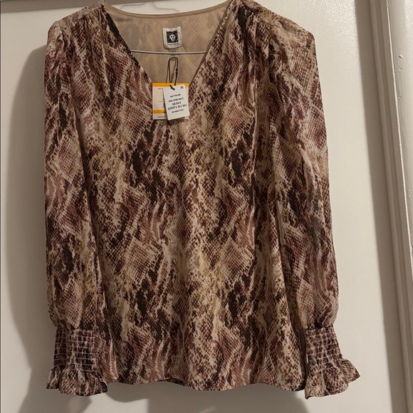 ❤️NWT Anne Klein Brown Snake Print V-Neck Blouse Smocked Sheer Sleeves - Picture 5 of 7